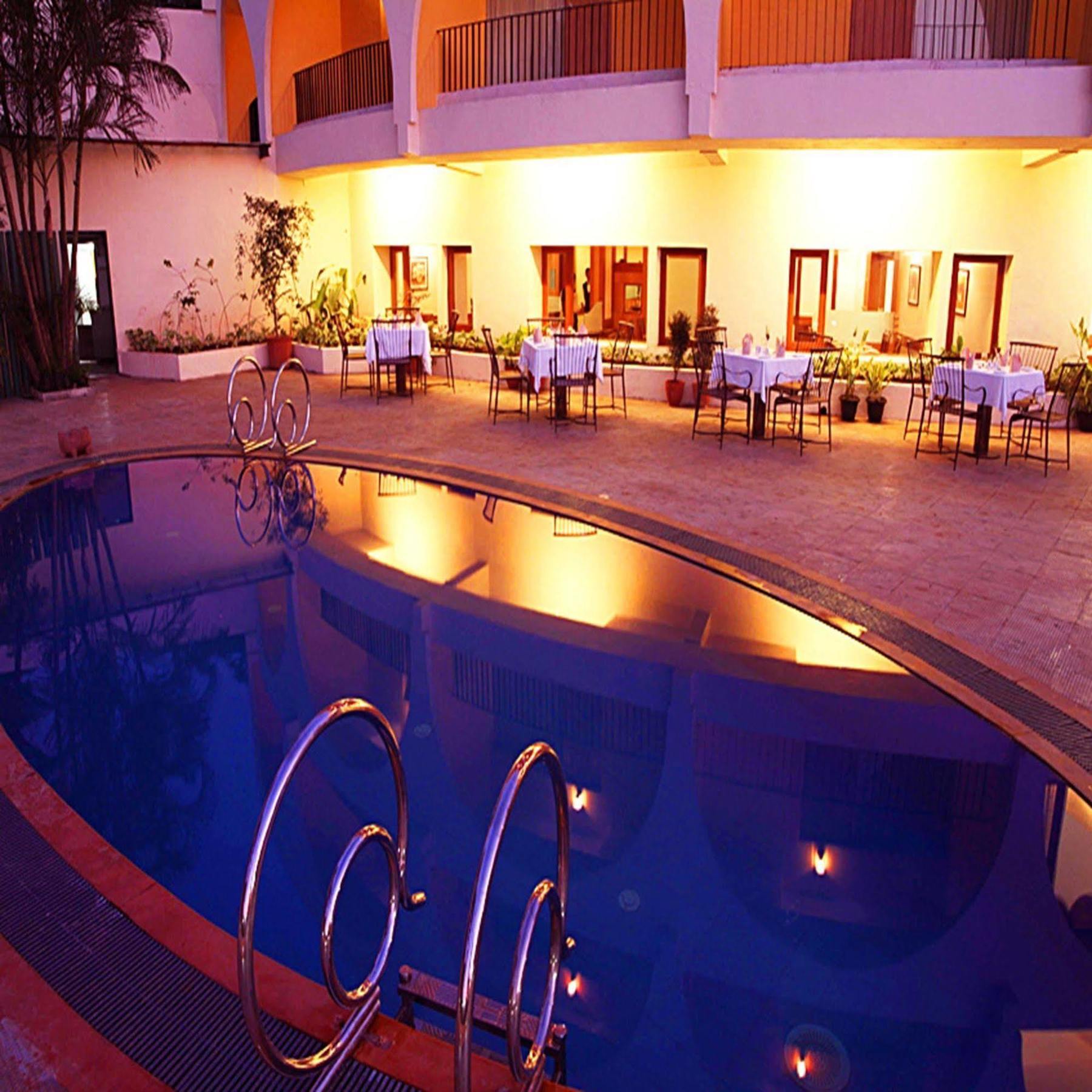 Sahil Sarovar Portico Lonavala Exterior photo